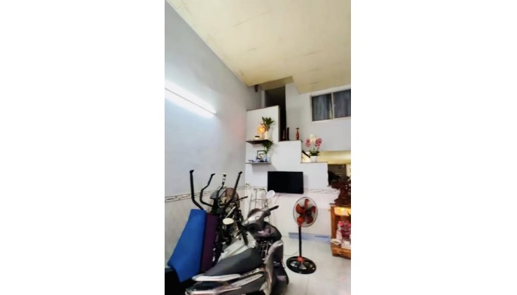 NGAY KHU HOA SỨ - GẦN AEON TÂN PHÚ - HẺM Ô TÔ TRÁNH THÔNG - 64M 2 TẦNG NHỈNH 4 TỶ