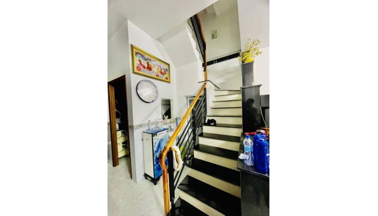 SIÊU HOT QUẬN 12 - NHÀ 3 TẦNG - VỊ TRÍ ĐẸP - HẺM XE HƠI 6M THÔNG TÂN THỚI HIỆP 20 - GIÁ TỐT CHỈ 4.85 TỶ.