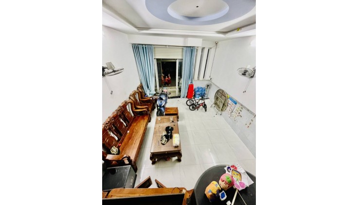 SIÊU HOT QUẬN 12 - NHÀ 3 TẦNG - VỊ TRÍ ĐẸP - HẺM XE HƠI 6M THÔNG TÂN THỚI HIỆP 20 - GIÁ TỐT CHỈ 4.85 TỶ.