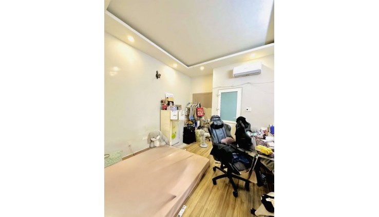 Đường Lê Văn Sỹ Phường 12 Quận 3.