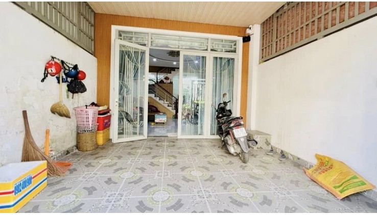 GIÁ HẤP DẪN - NHÀ 72M NGANG 4.5 - 3 TẦNG 4PN - HẺM TẢI NGAY AEON TÂN PHÚ