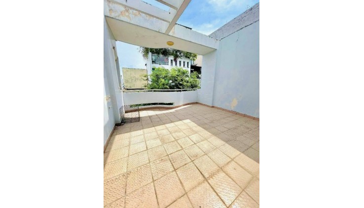 GẤP BÁN NHÀ HXH -SÁT MẶT TIỀN 3 TẦNG 4 PN - 86M2 NGANG 4.5 -  GIÁ 8.2 TỶ TL MẠNH