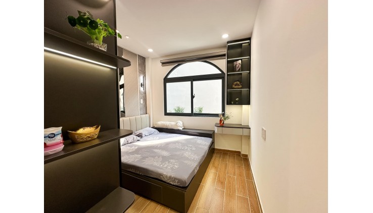 Bán Nhà HXH thông Hoa Đào 4 Tầng 4 P.Ngủ Chỉ Hơn 7 Tỉ