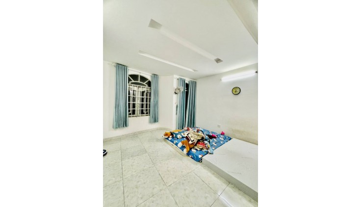 SIÊU HOT QUẬN 12 - NHÀ 3 TẦNG - VỊ TRÍ ĐẸP - HẺM XE HƠI 6M THÔNG TÂN THỚI HIỆP 20 - GIÁ TỐT CHỈ 4.85 TỶ.