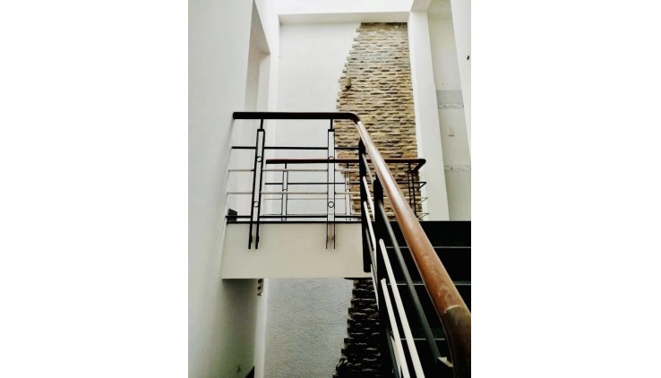 TÂN PHÚ - TÂN QUÝ - HẺM XE HƠI - 46M2 - 3 TẦNG - 4PN CHỈ 6.x TỶ