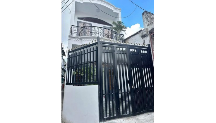 Bán Căn Góc 2 tầng Hẻm đối diện siêu Thị Emart,Phan Văn Trị,Gò Vấp ,hơn 3 tỷ.