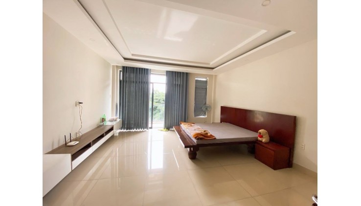 NHÀ PHỐ 5 TẦNG - có THANG MÁY - NGANG 5 x 18M - KHU BÊN SÔNG THỦ ĐỨC - THÔNG RA GIGAMALL PHẠM VĂN ĐỒNG