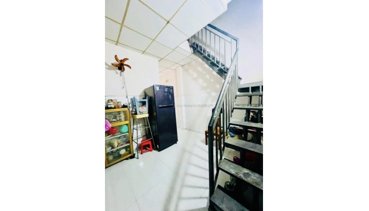 NGAY KÊNH THAM LƯƠNG - GẦN AEON TÂN PHÚ - HẺM 6M THÔNG - 2 TẦNG 60M 0LG NHỈNH 4 TỶ