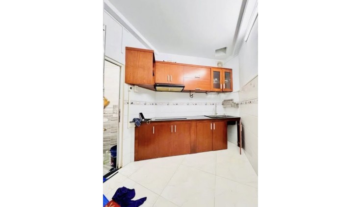 PTÂN SƠN NHÌ - NHỈNH 2 TỶ NHÀ 2 TẦNG ĐẸP LUNG LINH - 32M2 - NỞ HẬU HC ĐỦ
