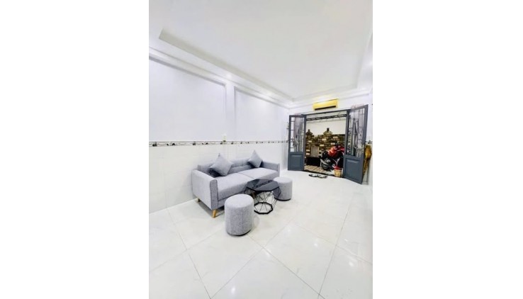 PTÂN SƠN NHÌ - NHỈNH 2 TỶ NHÀ 2 TẦNG ĐẸP LUNG LINH - 32M2 - NỞ HẬU HC ĐỦ