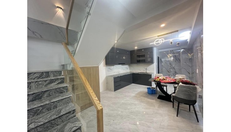 BÁN NHÀ HẺM 6M GẦN HIỆP THÀNH CITY QUẬN 12 - 68M2 (4x17), 4 TẦNG FULL NỘI THẤT - NHÀ ĐẸP VÀO Ở NGAY ĐÓN TẾT - CHỈ NHỈNH 5 TỶ.