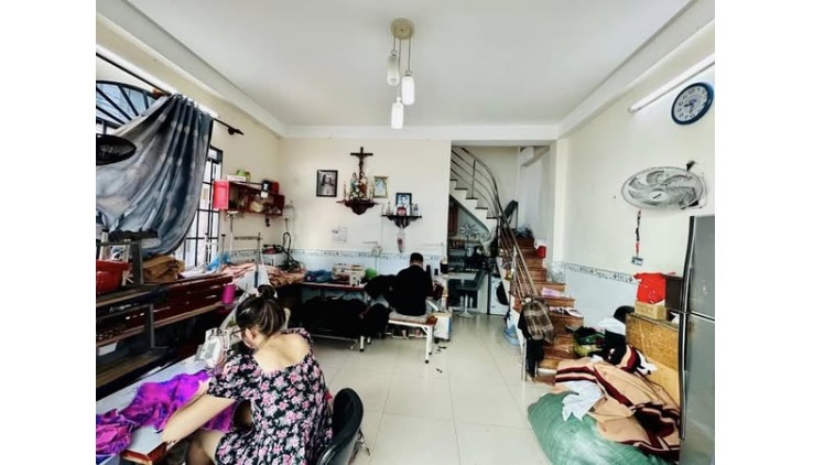 GIÁP AEON - HẺM TẢI TRÁNH THÔNG - 30M NGANG 5 - 2 TẦNG 3 PN - FULL NT NHỈNH 3 TỶ