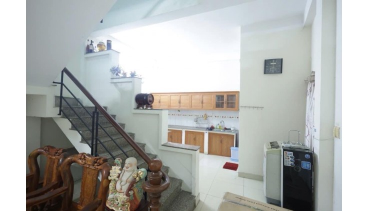 BÁN NHÀ LÔ GÓC KHÔNG LỘ GIỚI - HẺM Ô TÔ NỞ HẬU TÀI LỘC - 58M2, 2 TẦNG - KHU AN NINH - CHỈ NHỈNH 4 TỶ.