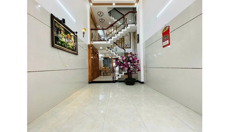 NHÀ BÁN  4PN, 5WC THỐNG NHẤT - P.11 - XEM NGÀY NGAY GỌI E 03332 9 5552  THÚY