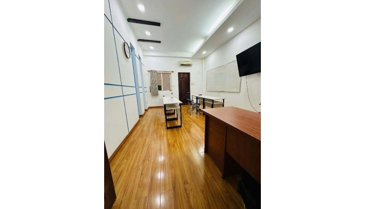 BÁN NHÀ MẶT PHỐ CỐNG QUỲNH - QUẬN 1 - 19,9 TỶ - 76M2 - 4 TẦNG - 8 PN - SỔ HỒNG