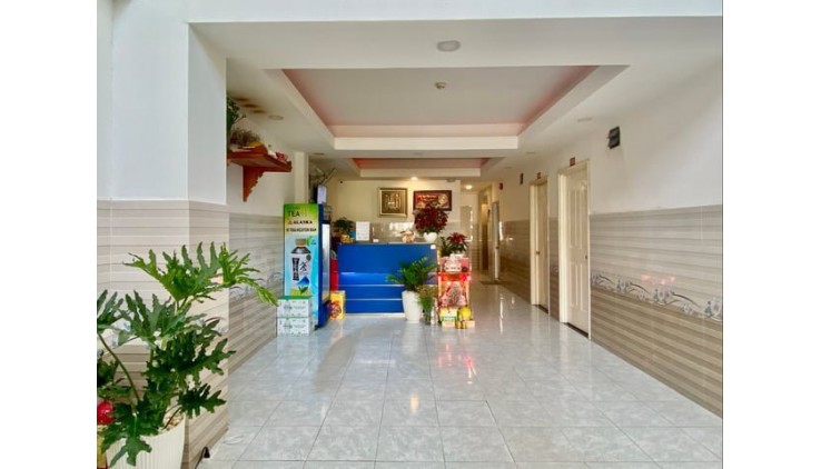 BÁN KHÁCH SẠN MẶT TIỀN HÀ HUY GIÁP 32 PHÒNG DOANH THU 120TR/THÁNG