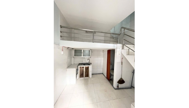 HBG Lạc Long Quân - Tân Bình, nhà nhỏ dễ mua dễ ở, 2 tầng, chỉ 1,6 tỷ.