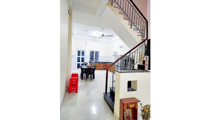 Mặt tiền hẻm 28 Lương Văn Can 4.5x24 chỉ 8 tỷ 2