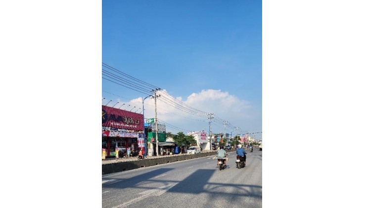 Nhà 3 tầng Mặt tiền Đặng Thúc Vịnh Hóc Môn Hồ Chí Minh 290m2 có 15 tỷ