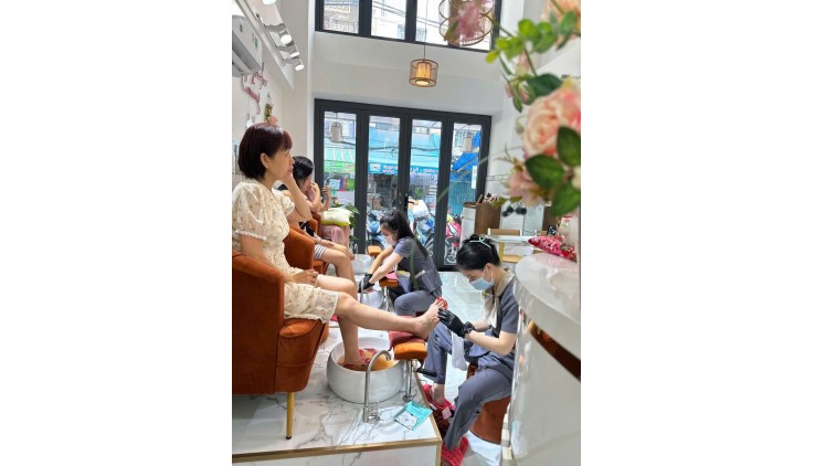 Sang Nhượng lại Tiệm Nail & Spa Ở Đường Võ Văn Tần, Quận 3