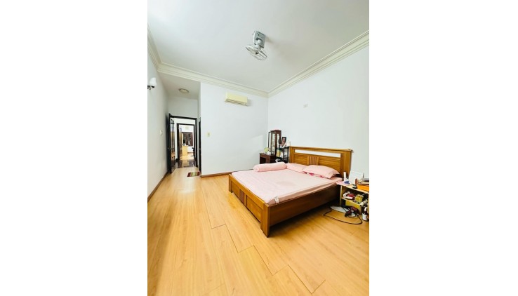 Bán nhà ngay NGUYỄN GIA TRÍ BÌNH THẠNH - 4m x 18m - 5 phòng