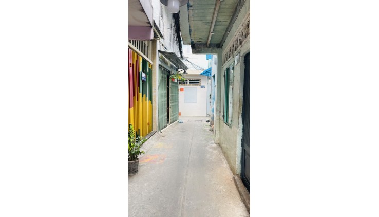 HBG Lạc Long Quân - Tân Bình, nhà nhỏ dễ mua dễ ở, 2 tầng, chỉ 1,6 tỷ.