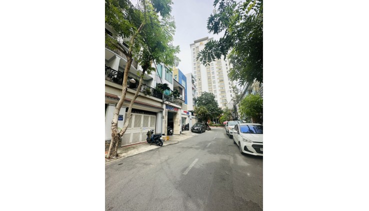 Bán nhà ngay NGUYỄN GIA TRÍ BÌNH THẠNH - 4m x 18m - 5 phòng