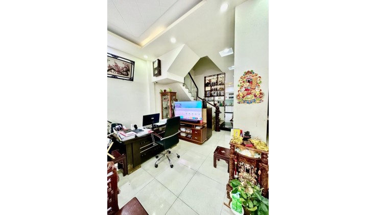 **Bán nhà đường Lê Văn Huân** phường 13 Tân Bình; 4*13, nhà 4 tầng