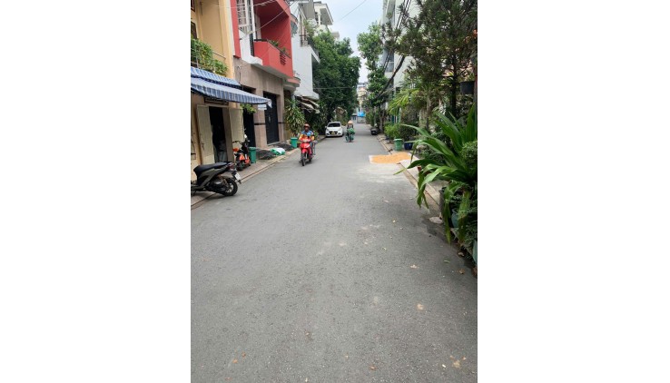 **Bán nhà đường Lê Văn Huân** phường 13 Tân Bình; 4*13, nhà 4 tầng