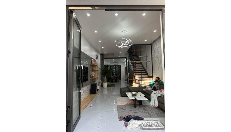 **Bán nhà đường Võ Thành Trang, Phường 11 Tân Bình; 2 tầng (5*18) - 7,5 tỷ