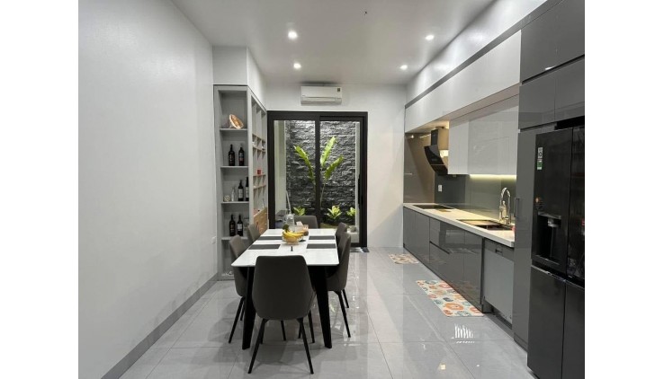 **Bán nhà đường Võ Thành Trang, Phường 11 Tân Bình; 2 tầng (5*18) - 7,5 tỷ