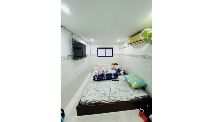 **Bán nhà hxh Cách Mạng Tháng 8**, phường 5 Tân Bình, 4x15, 3 lầu