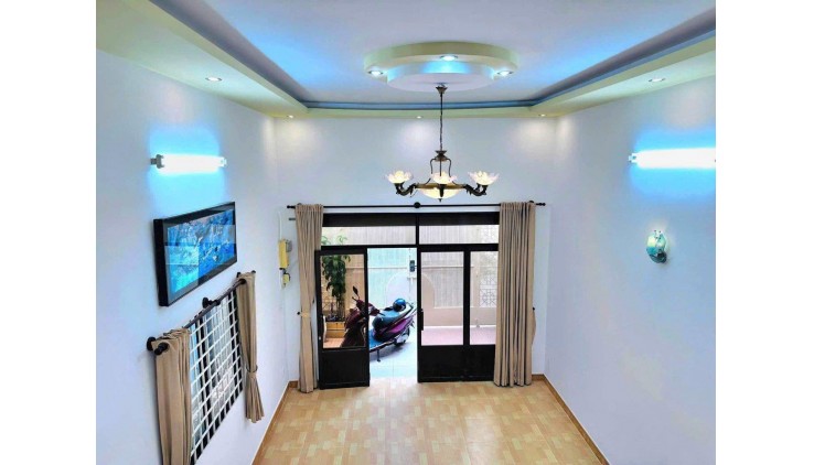 **Bán nhà Hẻm xem hơi Trường Chinh** Phường 14 Tân Bình; 4x24 nhà nở hậu