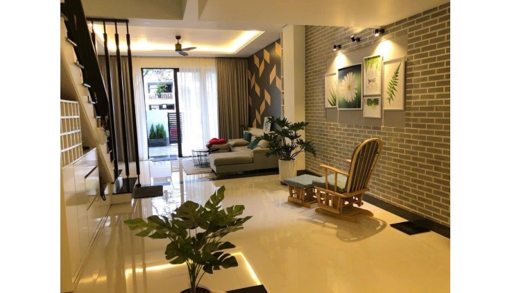 **Bán nhà hxh đường Út Tịch, phường 4 quận Tân Bình; 4*20; nhà đẹp 3 tầng