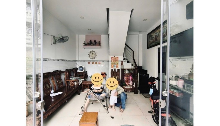 Bán nhà DT 73m2, Mặt tiền 12m Đường Lê Quát, Quận Tân Phú