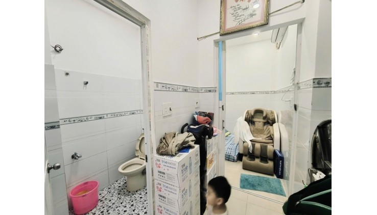 Bán nhà DTCN 73m2, Mặt tiền 12m Đường Lê Quát, Quận Tân Phú