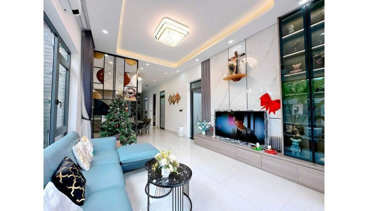 **Bán nhà mặt tiền đường Sơn Hưng phường 12 Tân Bình; 4x14, 4 tầng đẹp
