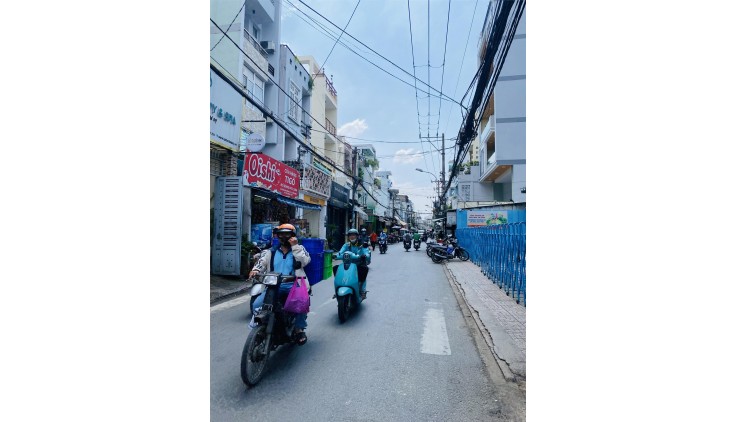 **Bán nhà mặt tiền đường Sơn Hưng phường 12 Tân Bình; 4x14, 4 tầng đẹp