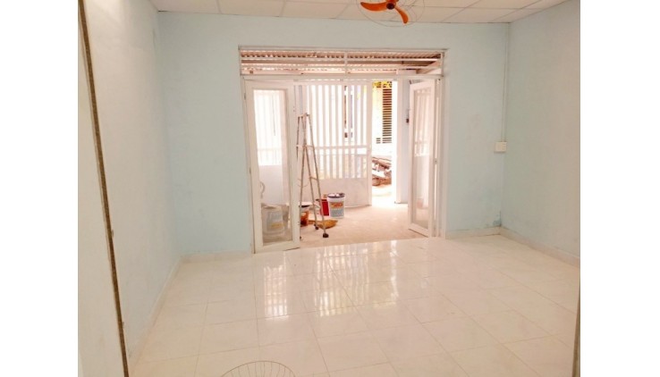 Bán nhà DT 72m2, Hẻm xe hơi Đường Nguyễn Sơn, Quận Tân Phú