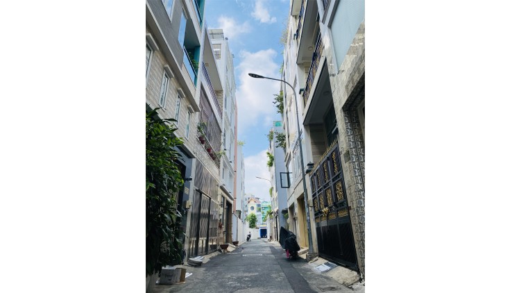 **Bán nhà phường 13 Tân Bình, HXH Hoàng Hoa Thám, 4,5x12, nhà nở hậu