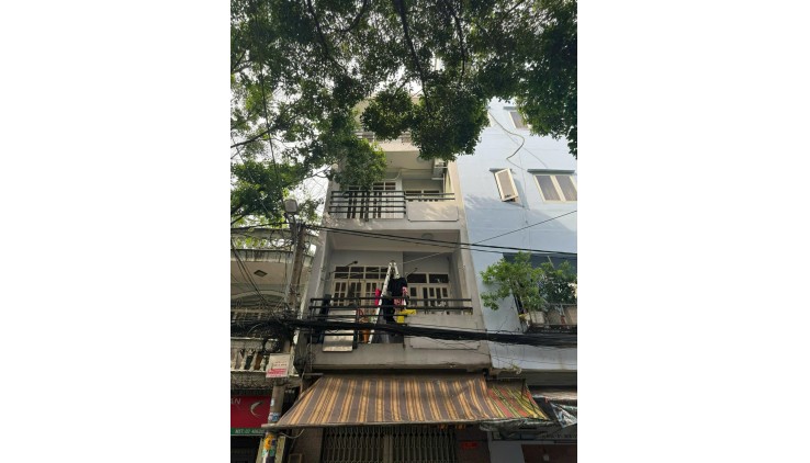 **Bán nhà phường 13 Tân Bình** MT Lê Tấn Quốc (4*30) 3 lầu - 108tr/m2