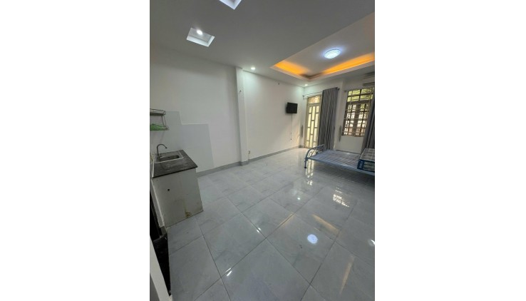 **Bán nhà phường 13 Tân Bình** MT Lê Tấn Quốc (4*30) 3 lầu - 108tr/m2