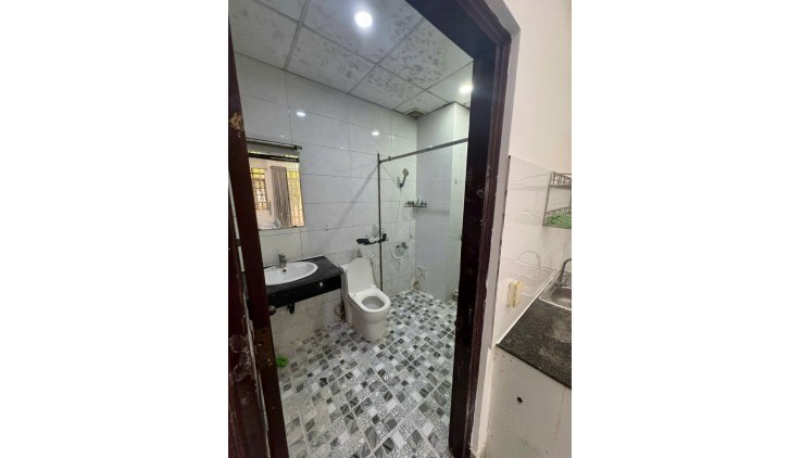 **Bán nhà phường 13 Tân Bình** MT Lê Tấn Quốc (4*30) 3 lầu - 108tr/m2