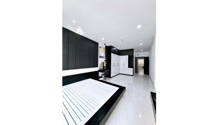 **Bán nhà phường 14 Tân Bình**, đường Nguyễn Hồng Đào (4,3*16) 4 tầng