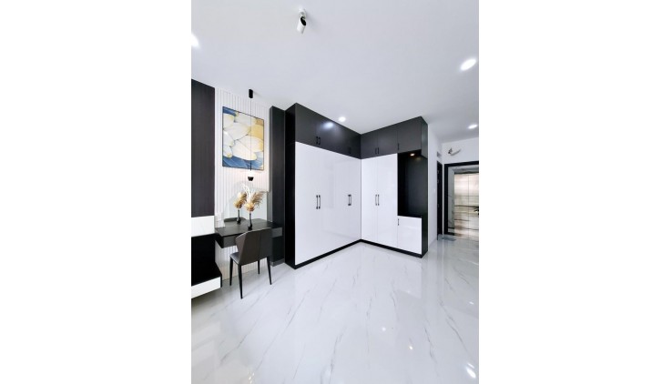 **Bán nhà phường 14 Tân Bình**, đường Nguyễn Hồng Đào (4,3*16) 4 tầng