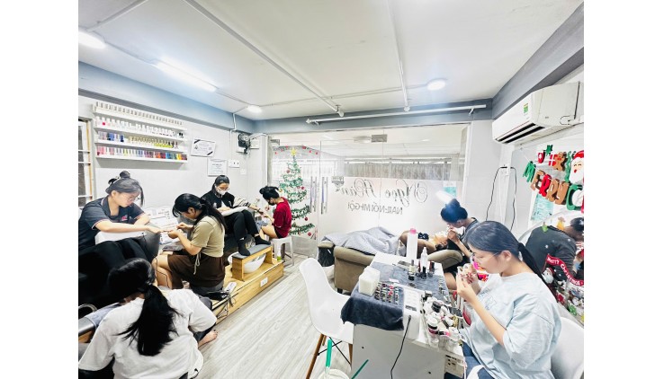 Sang tiệm nails -mi – gội dưỡng sinh Đường Dương Bá Trạc, Phường 1