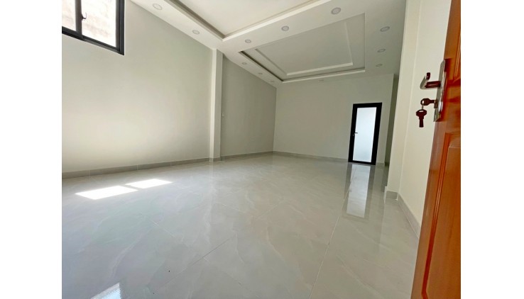 Mặt tiền lô nhì Tạ Quang Bửu 4x22 nở hậu 6 chỉ 12 tỷ 7