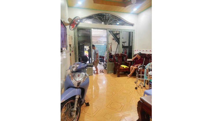 Nhà 2 Tầng Mặt tiền kinh doanh, Bùi Văn Ba, quận 7, 69M2, Chỉ 13,5 tỷ.
