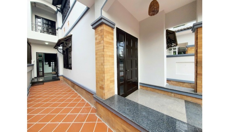 Biệt thự 6x36 giáp Tạ Quang Bửu P6 Q8 chỉ 15 tỷ