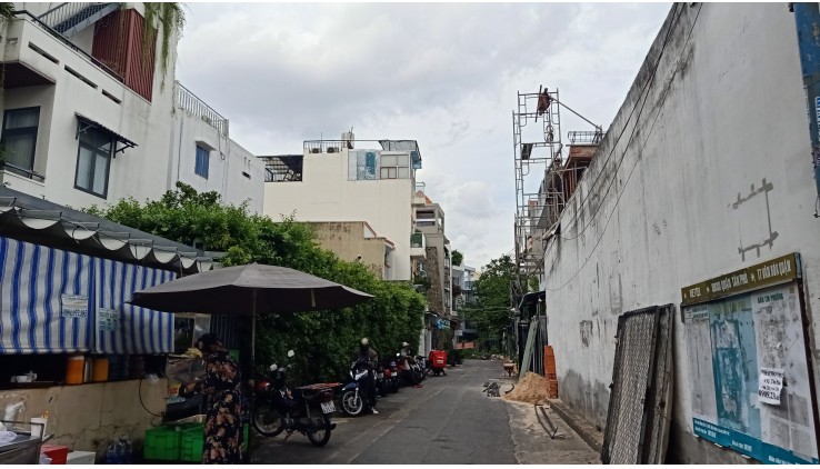 Bán gấp nhà HXH Tân Sơn Nhì, QTân Phú, 59m2, 3 tầng mới, gần MT, chỉ 5 tỉ xíu